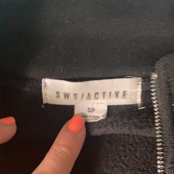 FREE ADD ON Zip Drawstring Crop Sweatshirt - Picture 9 of 10